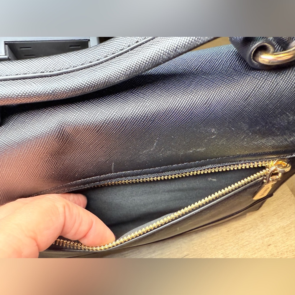 Trina Turk Elegant Black Shoulder Bag - Picture 5 of 11